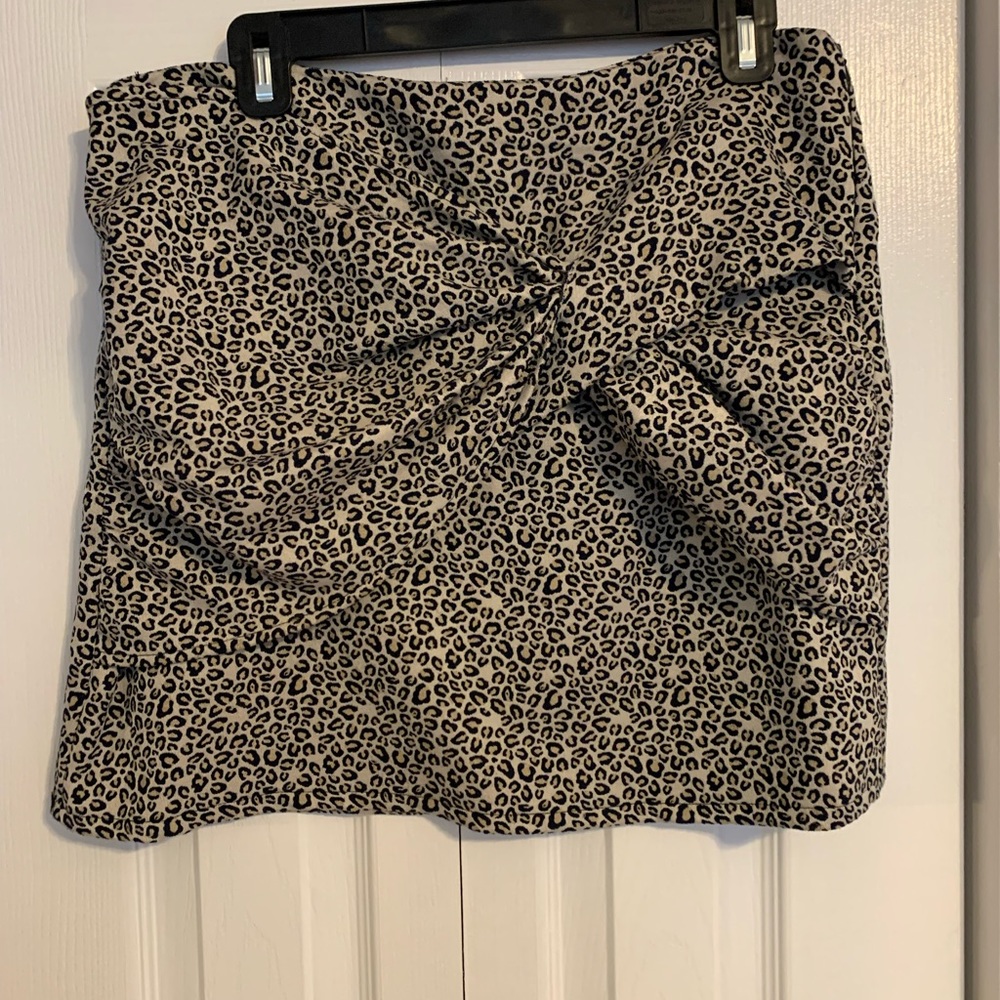 Zara leopard skirt